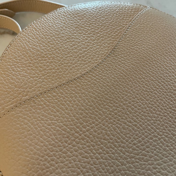 Cuyana pale pink/tan circle Leather Crossbody Bag - Picture 3 of 16